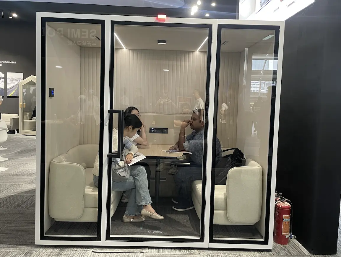ciff2025-meeeting-inside-art-pod