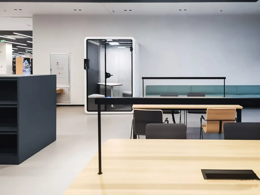 Acoustic pod in a modern learning and study space