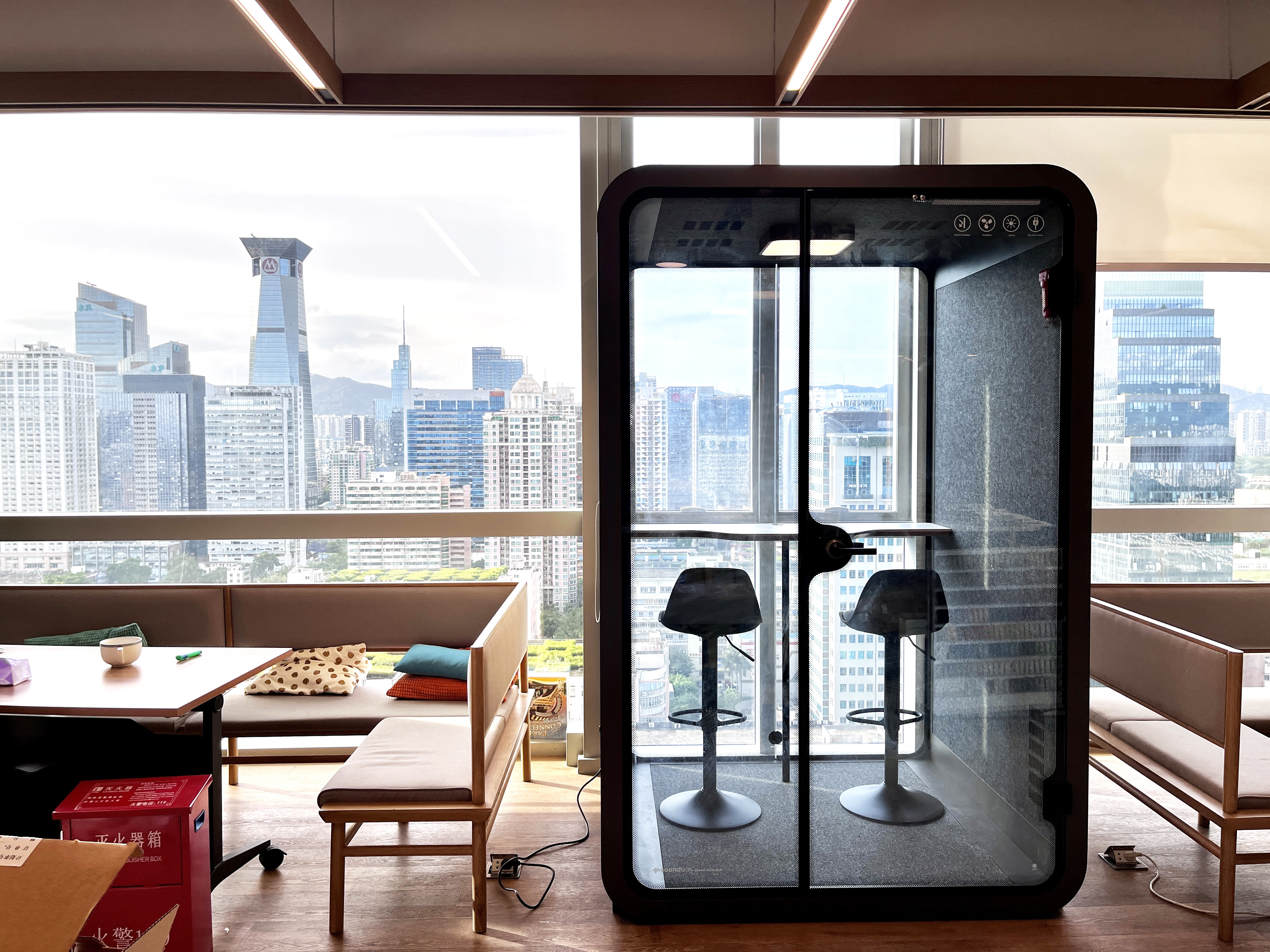 https://oss.soundbox-pod.com/markdown/design-double-cabin-company_1766994595132.jpg