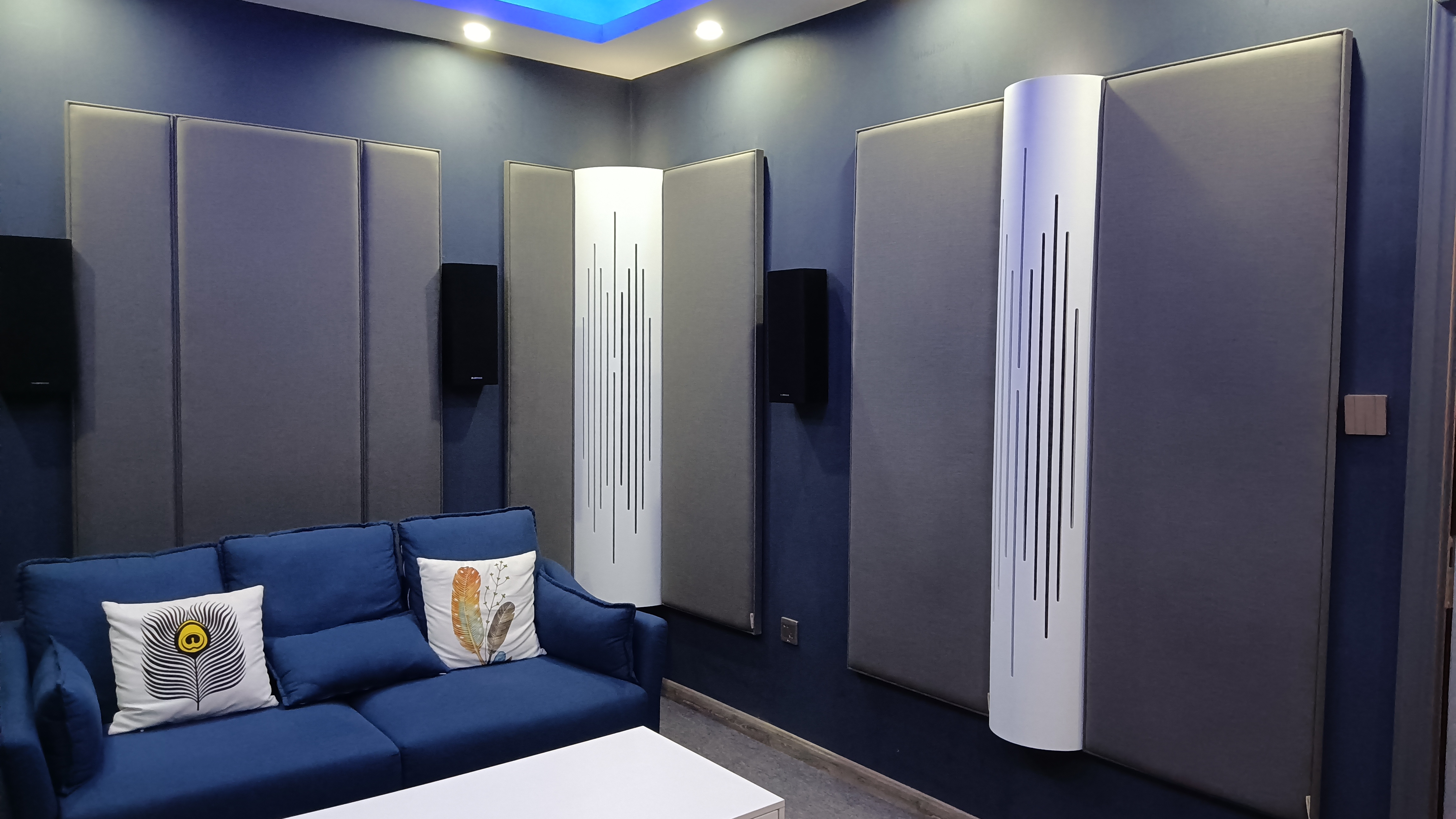 https://oss.soundbox-pod.com/markdown/home-theater-acoustic-panel_1767842864348.jpg
