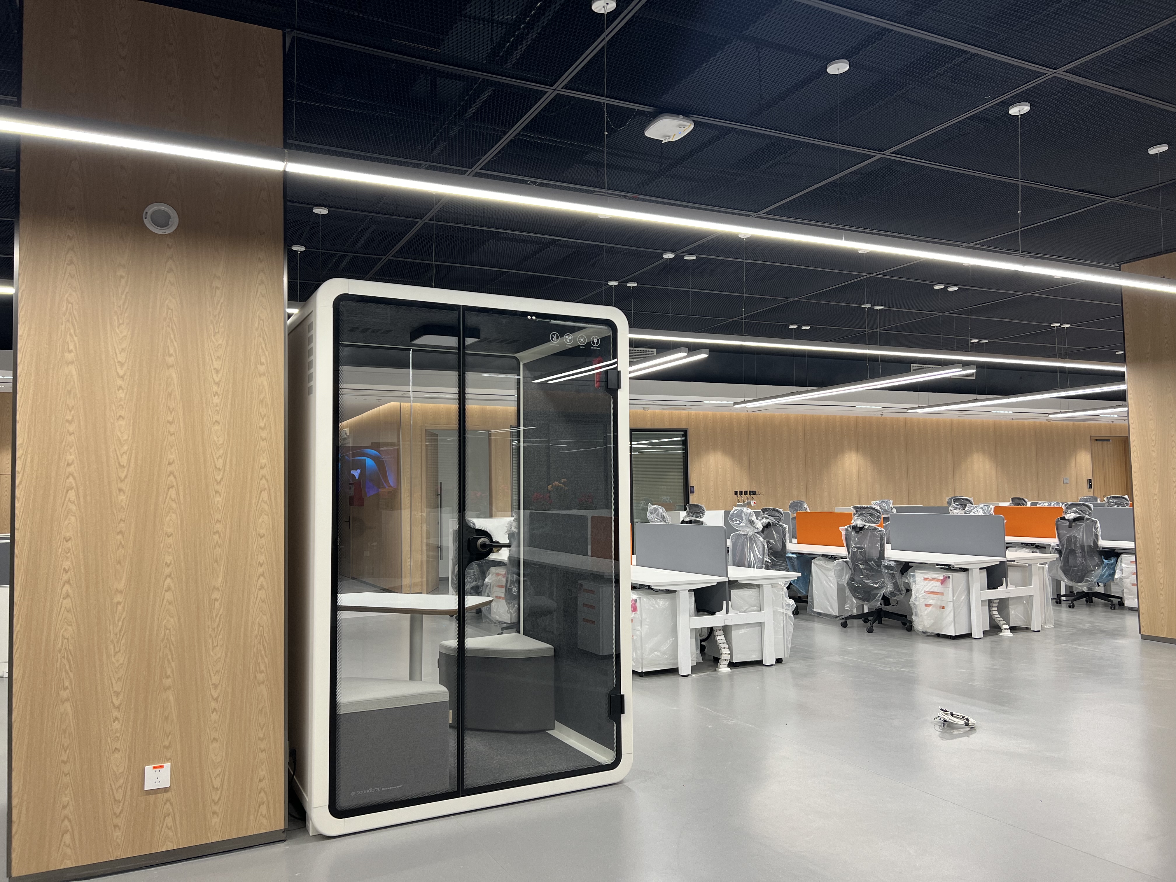 https://oss.soundbox-pod.com/markdown/office-single-cabin_1766715653521.jpg