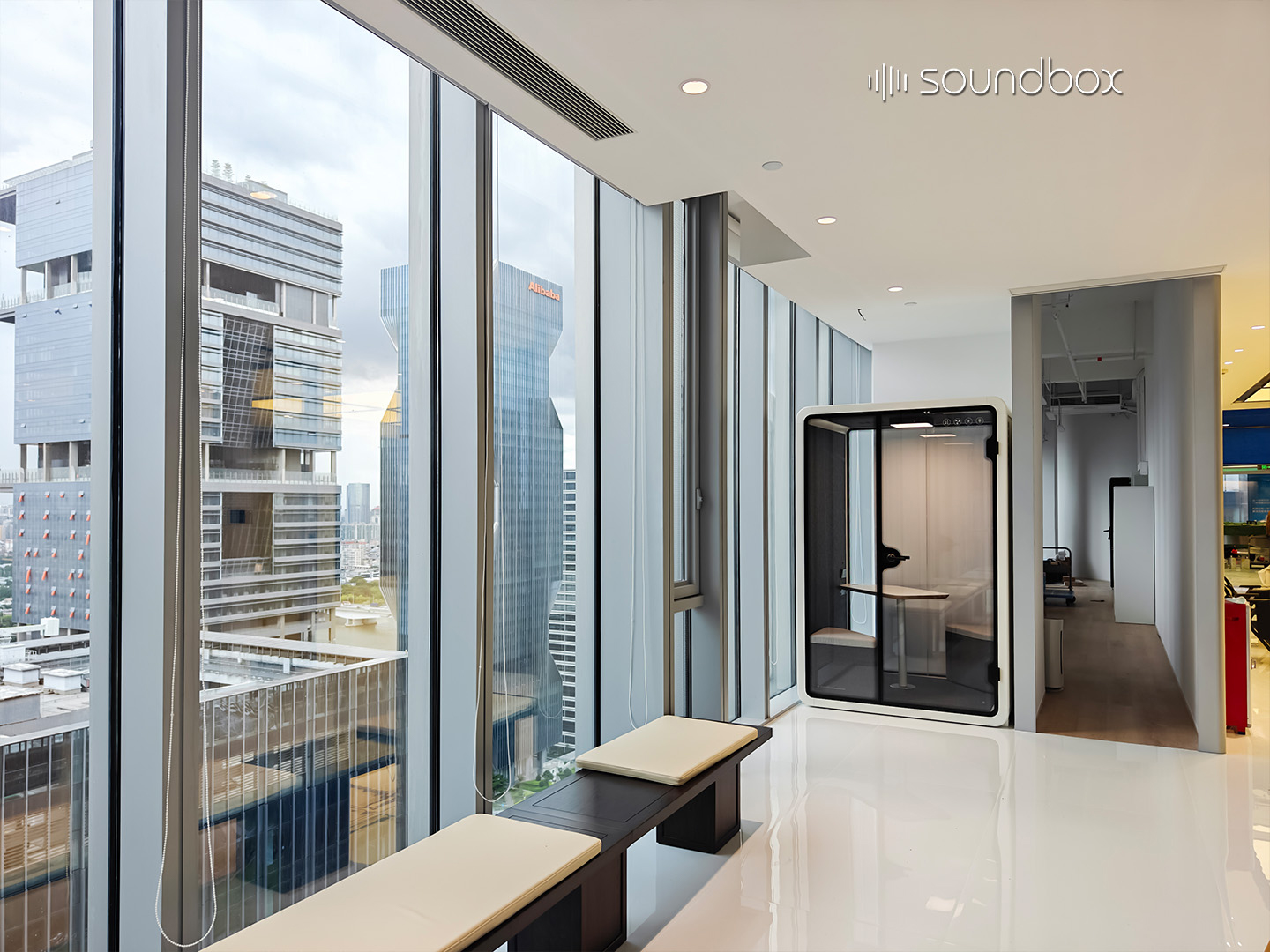 https://oss.soundbox-pod.com/markdown/office-soundproof-pod_1766540027545.jpg