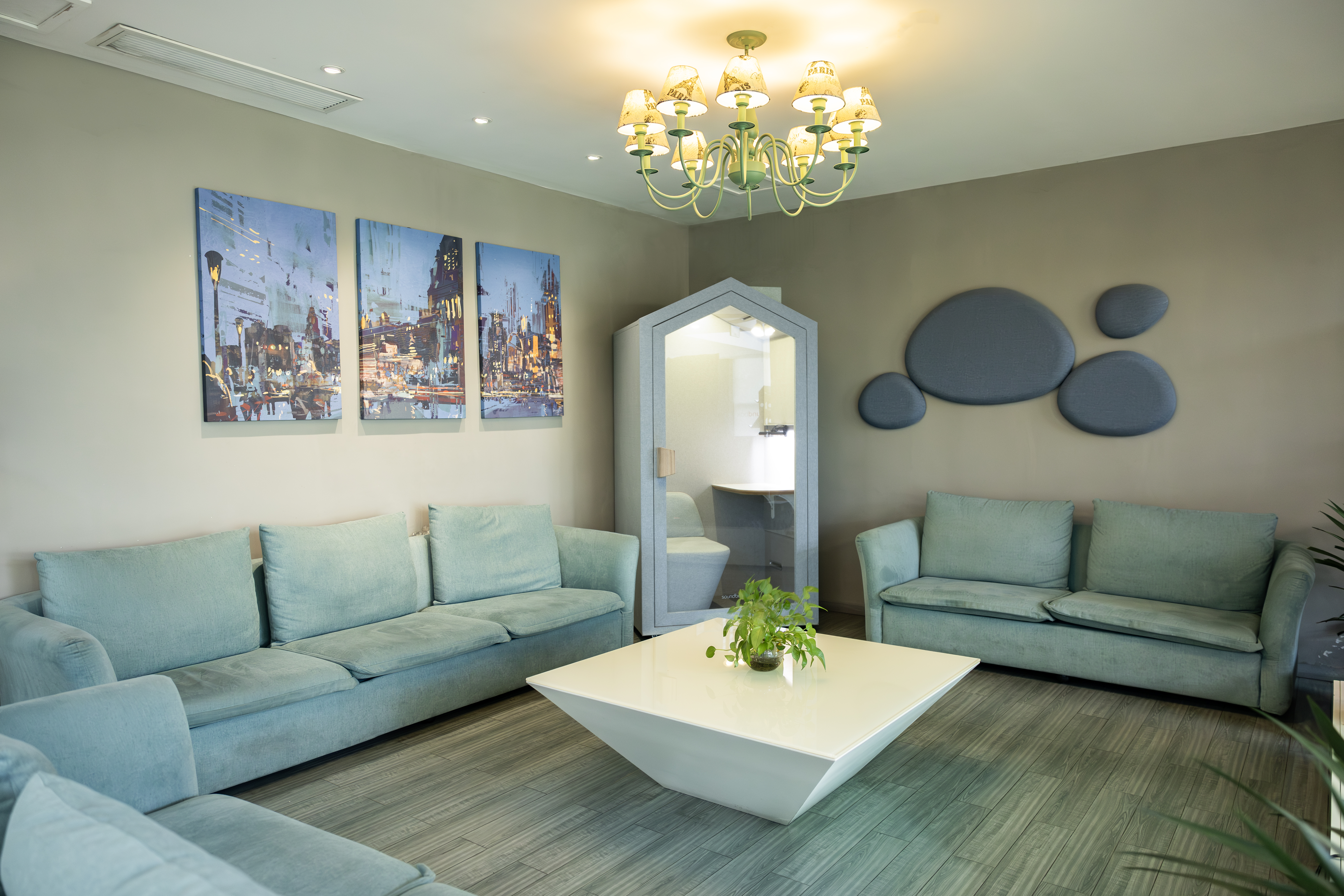 https://oss.soundbox-pod.com/markdown/showroom-home-pod_1767854369735.jpg